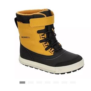 Merrell Boys Winter / Snow Shoes - Size 12 $45